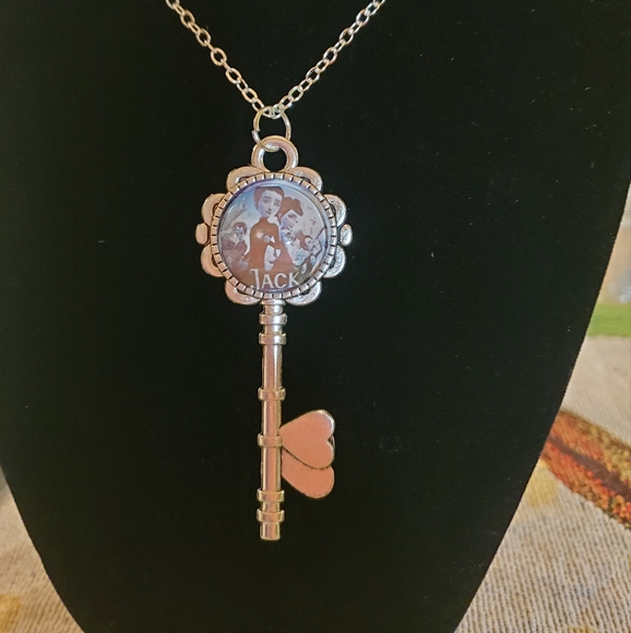 Jack and the cuckoo clock heart necklace or keyring,new handmade - Picture 2 of 2